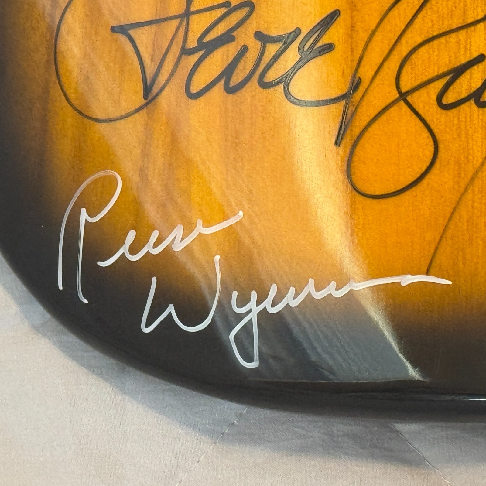 STEVIE RAY VAUGHAN & DOUBLE TROUBLE AUTOGRAPHED GUITAR SIGNED 11/22/1989 W/ COA