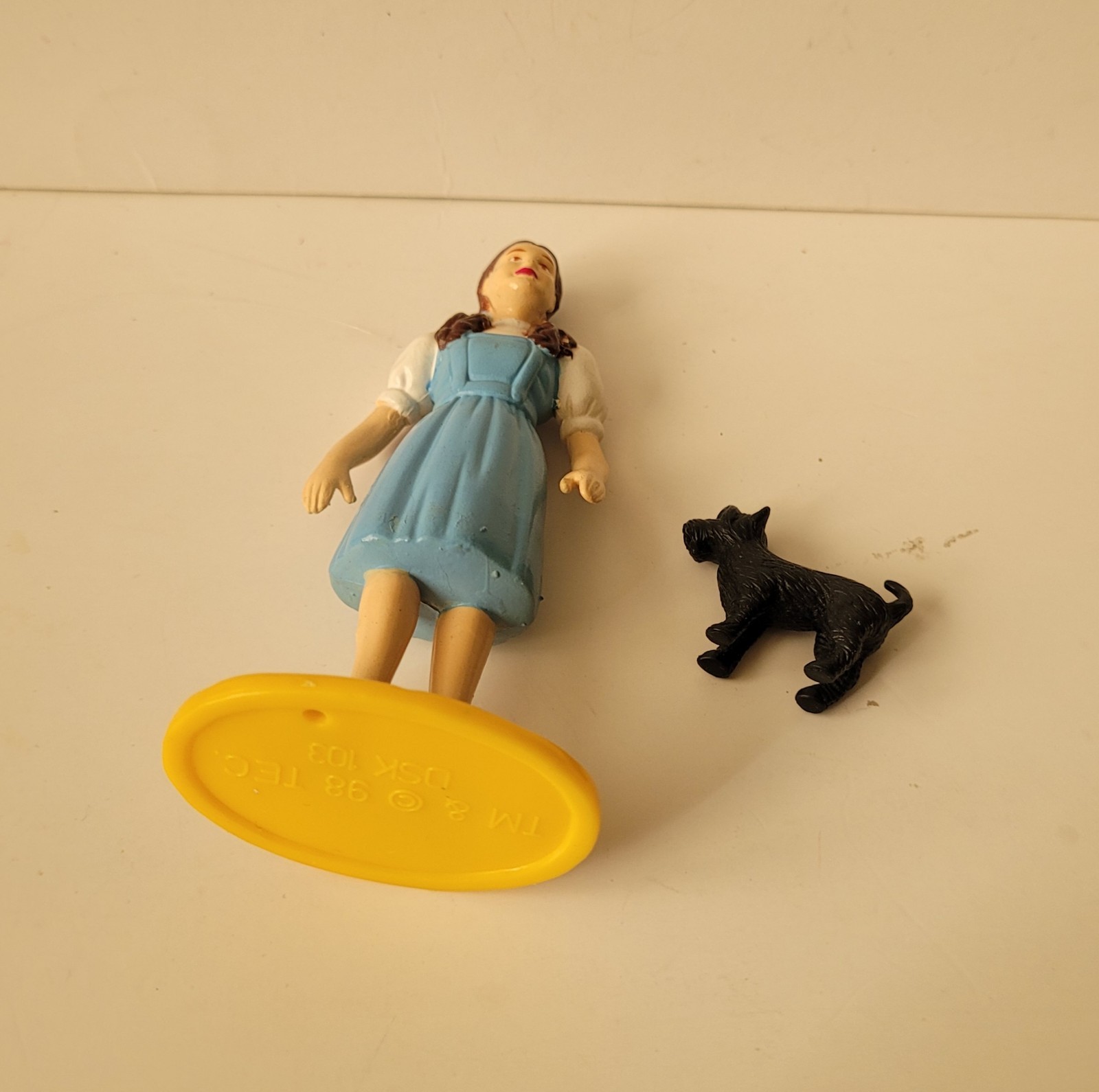 WIZARD of OZ DOROTHY and her DOG TOTO Trevco PVC Figure Turner Presents 1998