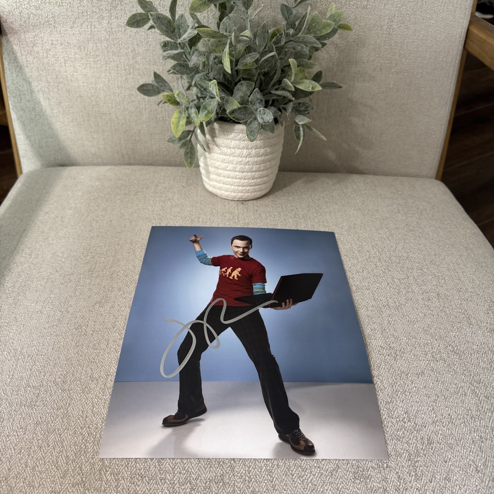 Jim Parsons signed Sheldon The Big Bang Theory 8×10 Autographed Photo w/COA Holo
