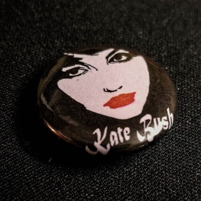 🦇 Kate Bush – 1″ Pinback Button Badge [Bjork Stranger Things PJ Harvey Smiths]