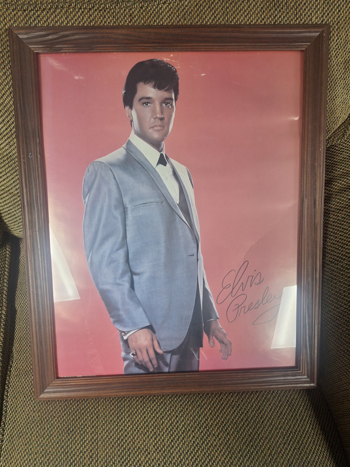 Elvis Presley Saint Chateaux Galleries 21×17 Wood Framed Print-Signed