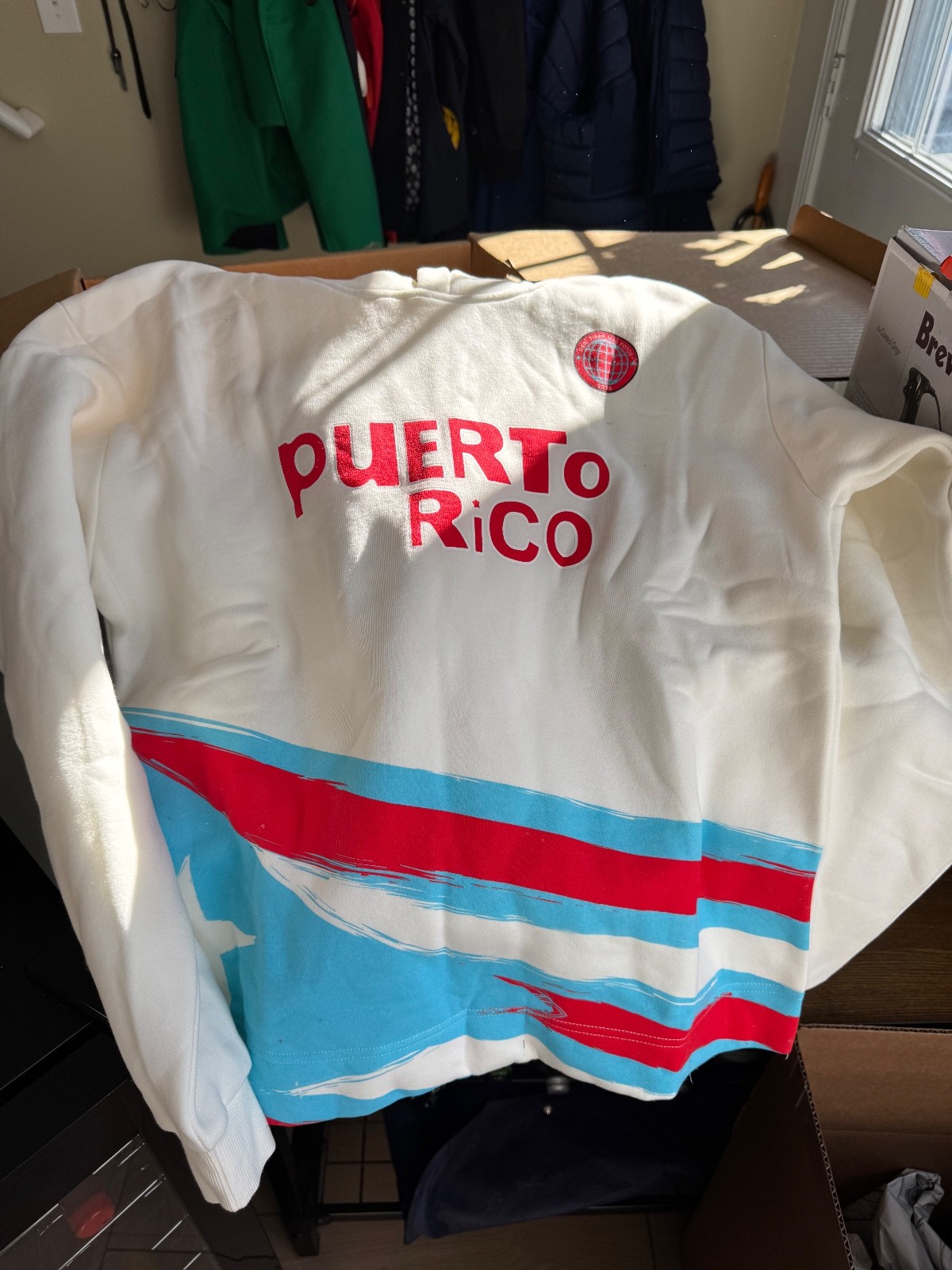 Bad Bunny Box: Adidas Forum 6.5M, shirts/hoodie, Concho, pins, socks, book, cap
