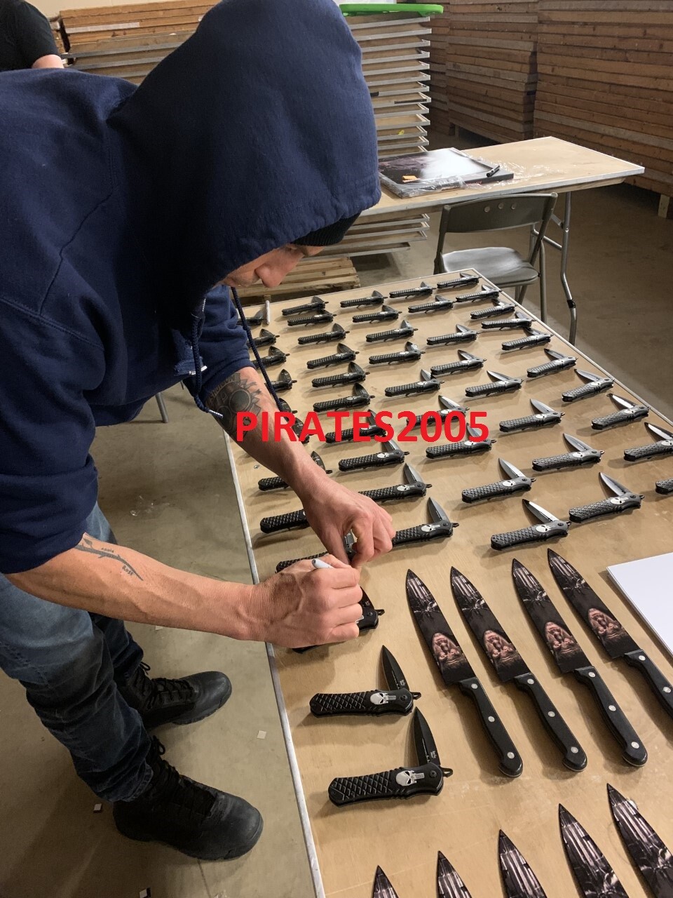 JON BERNTHAL SIGNED THE PUNISHER DISPLAY KNIFE WITH PROOF JSA COA