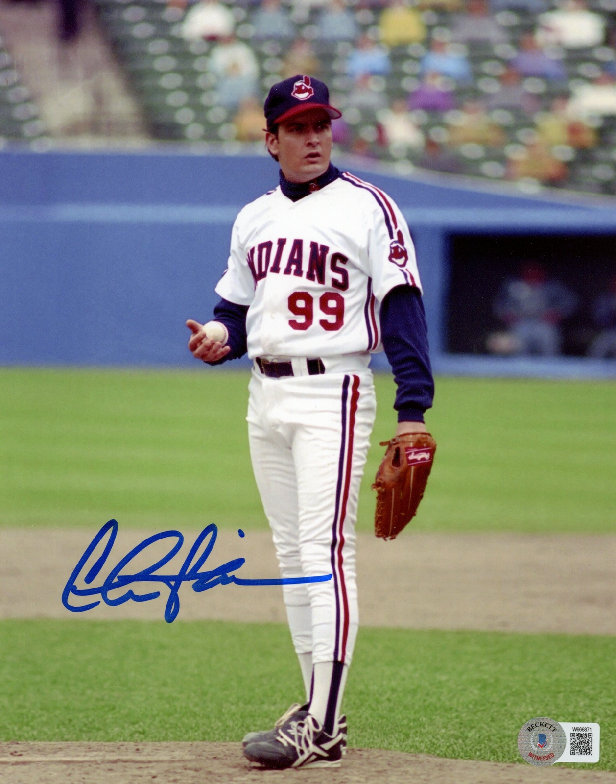 Charlie Sheen Autographed Cleveland Indians 8×10 Photo Beckett 42015