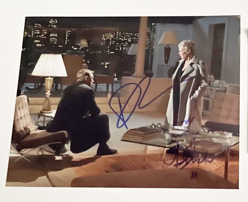 DANIEL CRAIG & JUDY DENCH Signed Color Photo, Genuine b’bc COA, 007