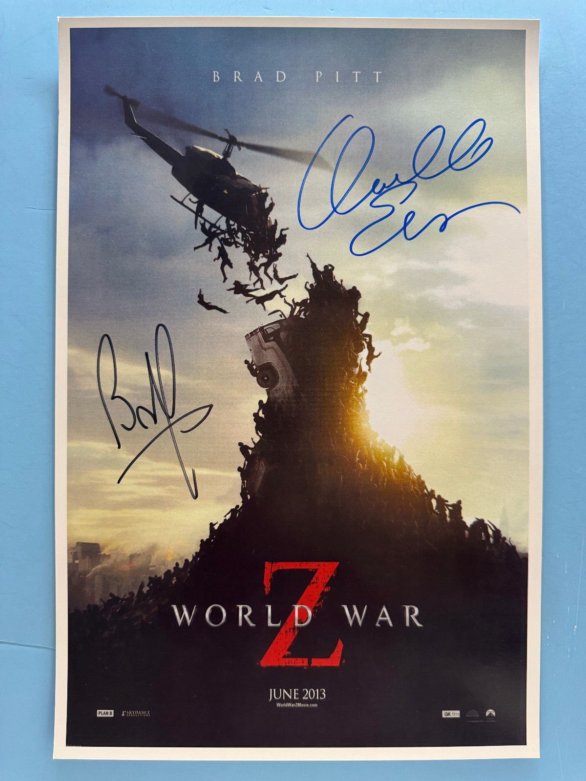 WORLD WAR Z MOVIE POSTER 11×17 SIGNED by 2 AUTHENTICATED withCOA FREE SHIP