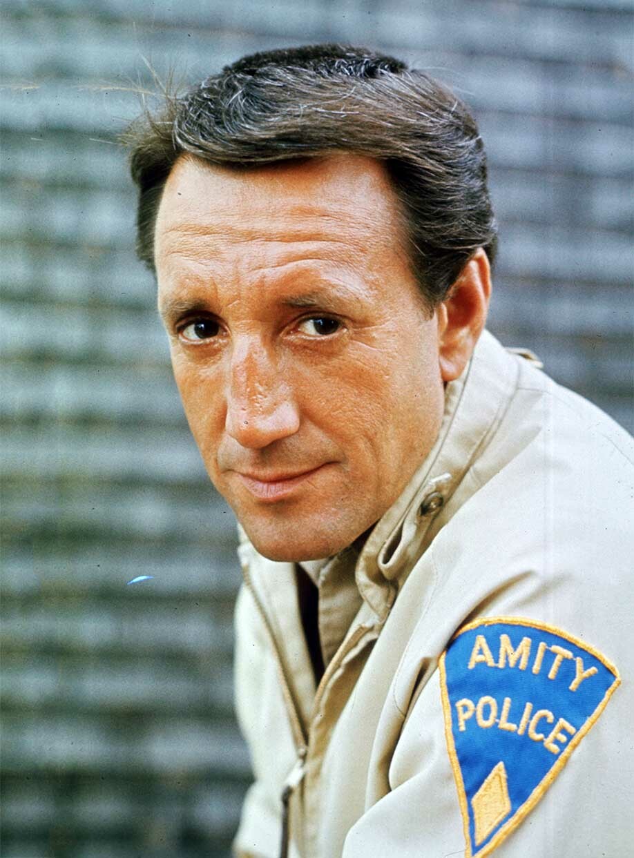 Jaws 1975 Roy Scheider as Police Chief Martin Brody Photo – CL1750
