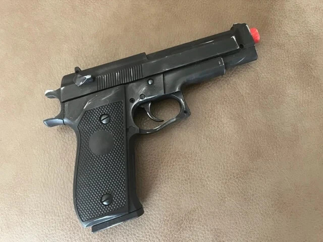 Non Firing Beretta Style 9mm Full Size Fake Toy Pistol Cosplay Costume Film Prop