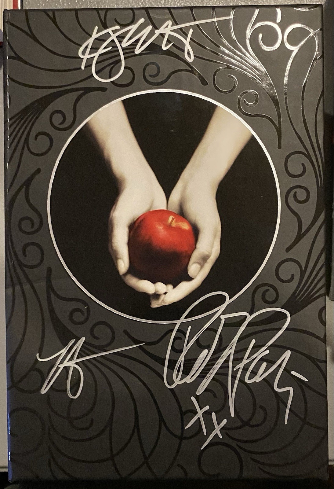 Cast Signed X7 Twilight Slipcase Collector Edition HC Book Stewart Lautner Reed