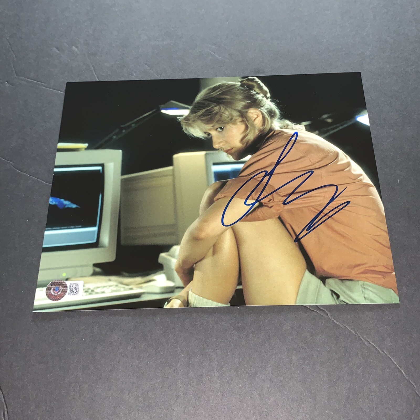 Laura Dern Signed Jurrasic Park 8×10 Photo Beckett BAS