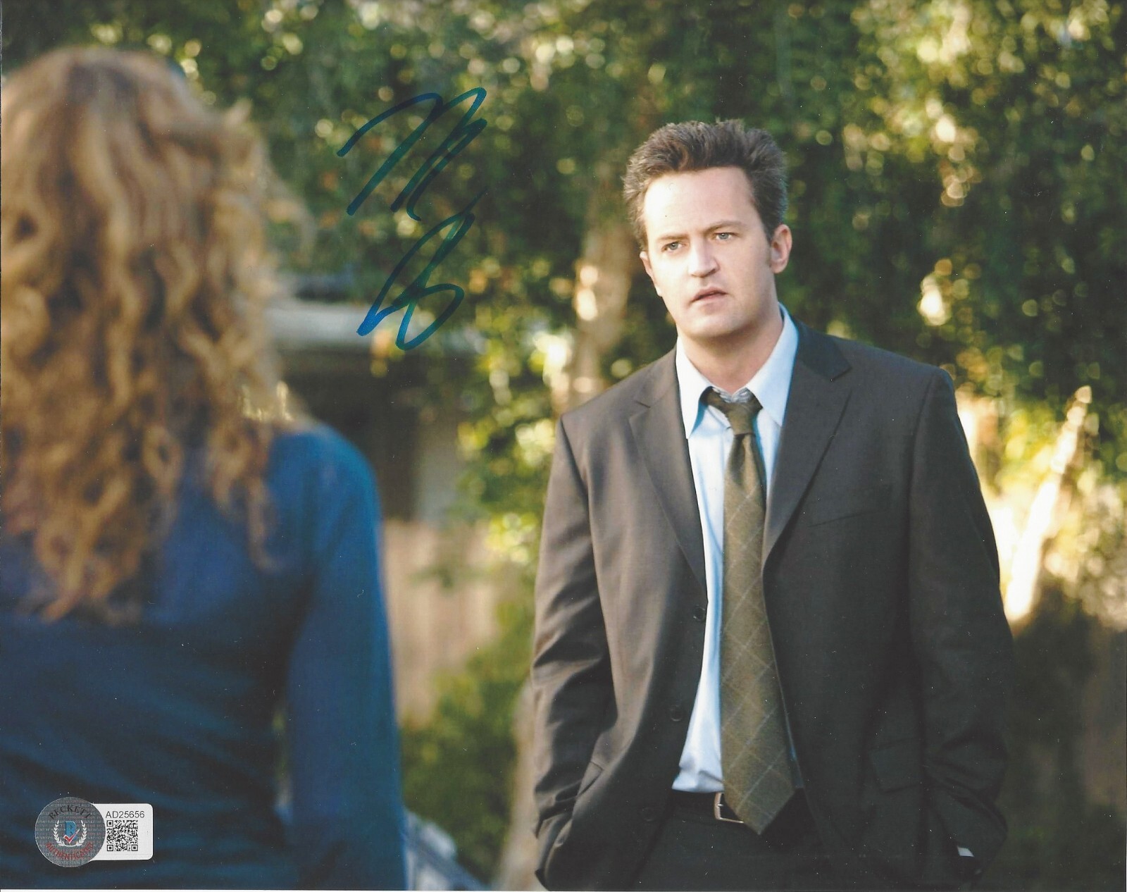 MATTHEW PERRY SIGNED ’17 AGAIN’ 8×10 MOVIE PHOTO FRIENDS BECKETT LOA BAS COA