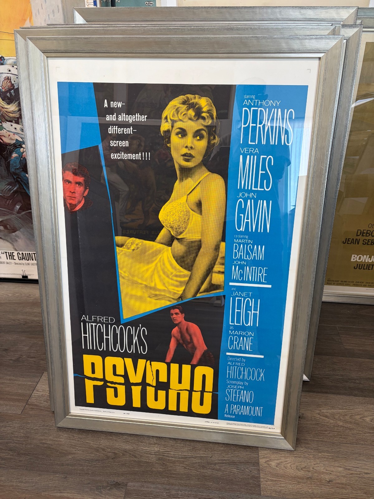 PSYCHO 1960 **MINT CONDITION ! PAPER BACKED.