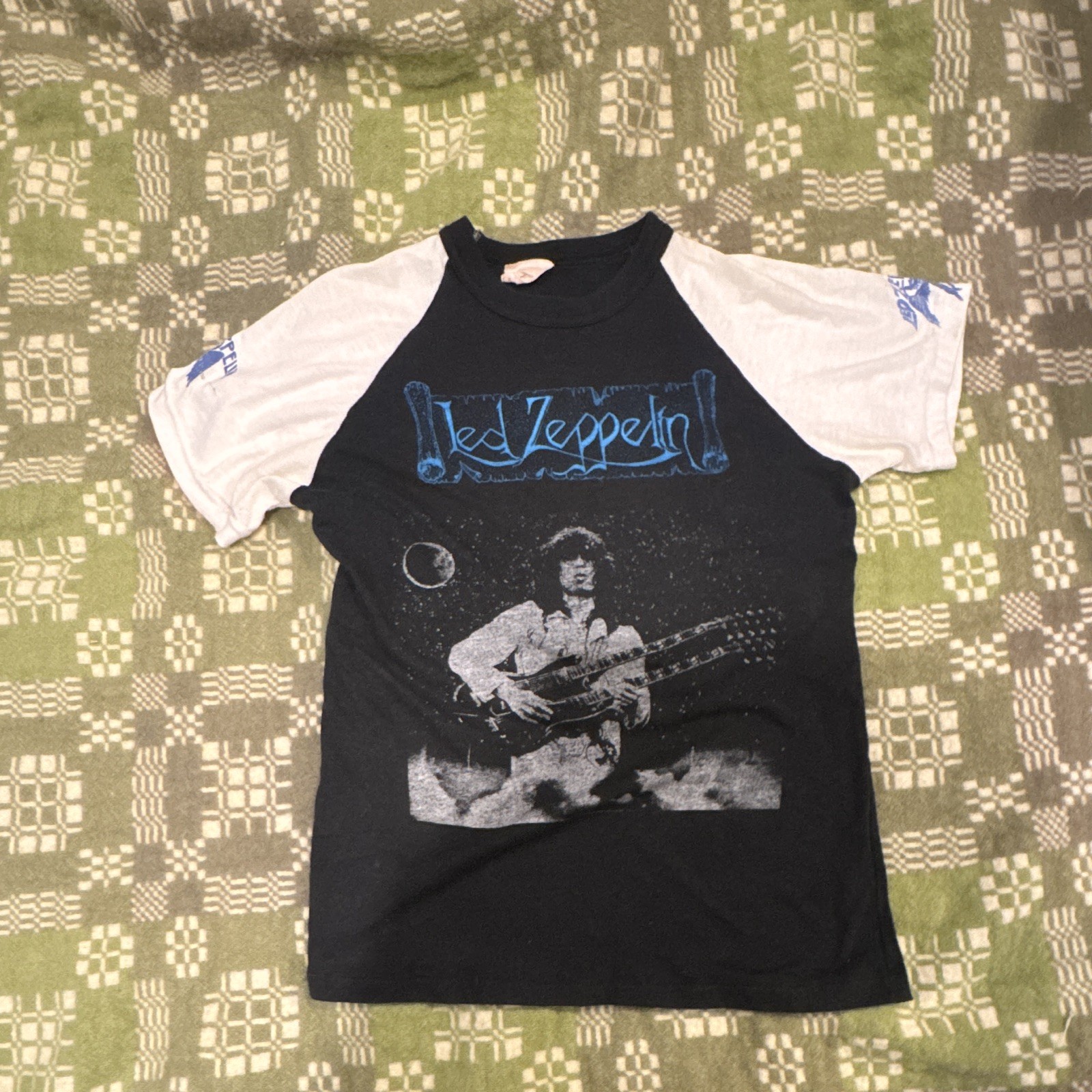 1982 Led Zeppelin Jimmy Page ZoSo T-shirt raglan