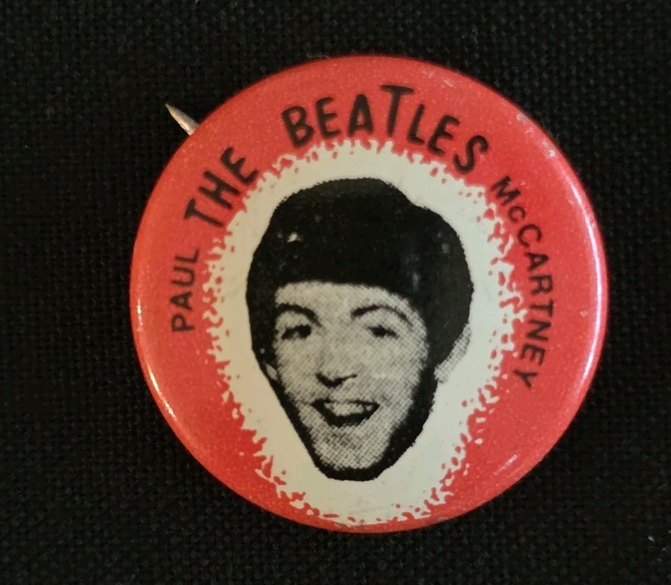 Beatles, Paul McCartney, 7/8″ Vintage Music Pin-Back Button -Green Duck Co. 1964