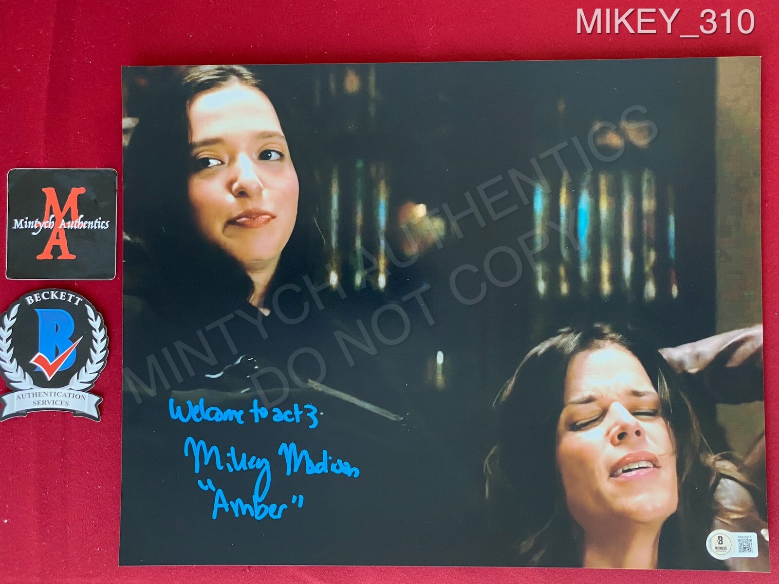 Mikey Madison autographed signed 11×14 photo Scream Amber Ghostface Beckett COA