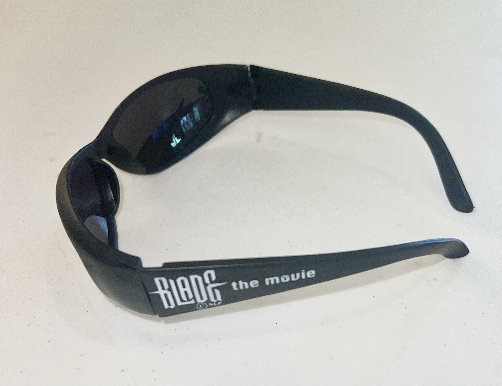 1998 Marvel Studios BLADE Vampire Hunter Movie Promotional Sunglasses Snipes