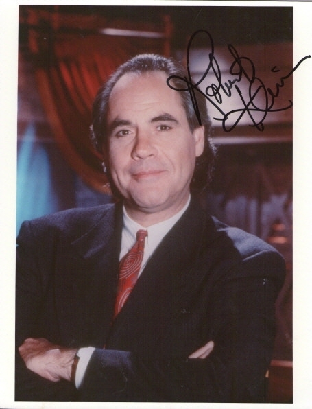 ROBERT KLEIN COMEDIAN, ACTOR, SINGER AUTOGRAPHED 8X10 PHOTO W/COA