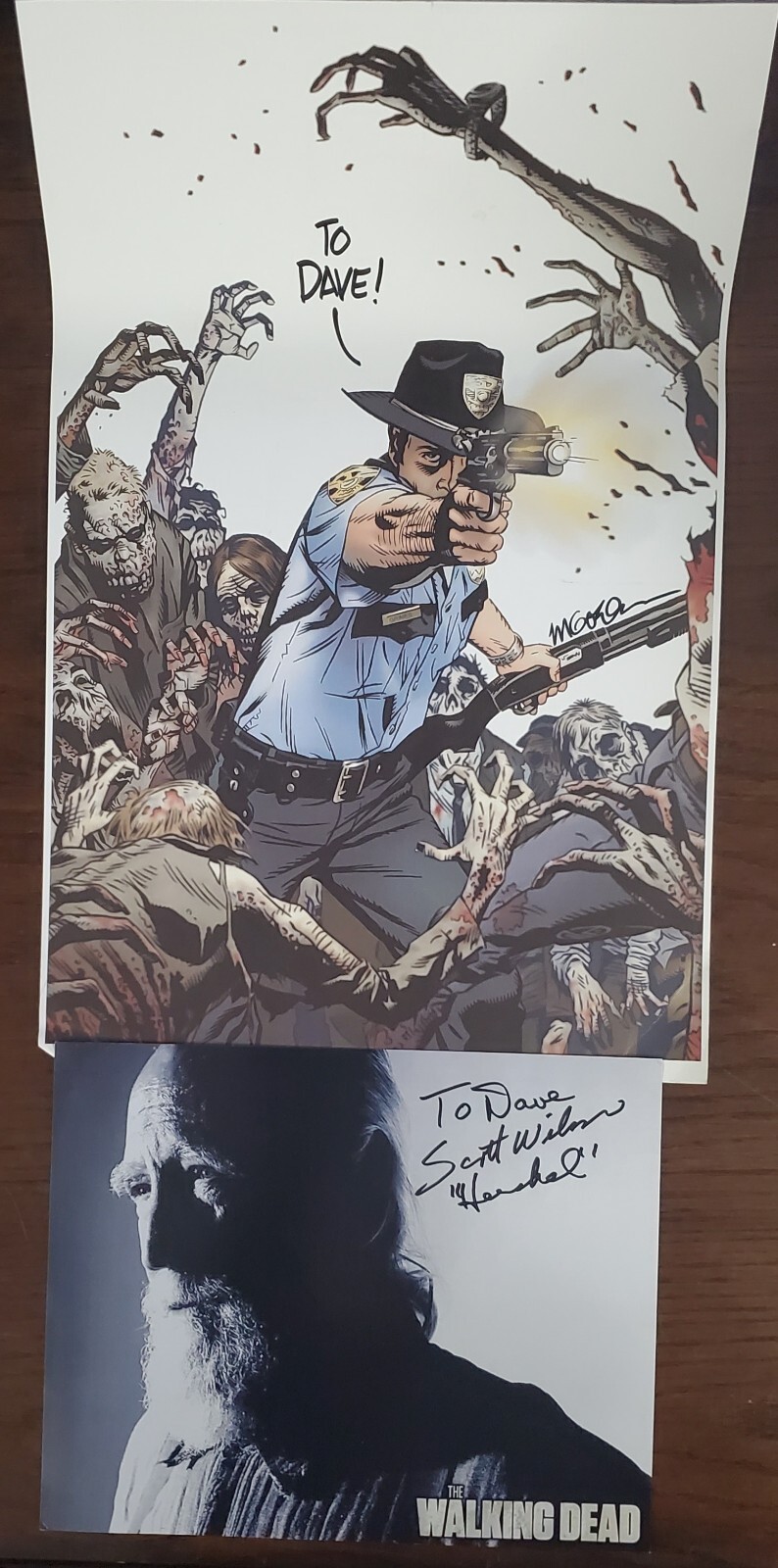 Lot Of 2 Signed Walking Dead Pictures From Comic Con Hershall Scott Wilson