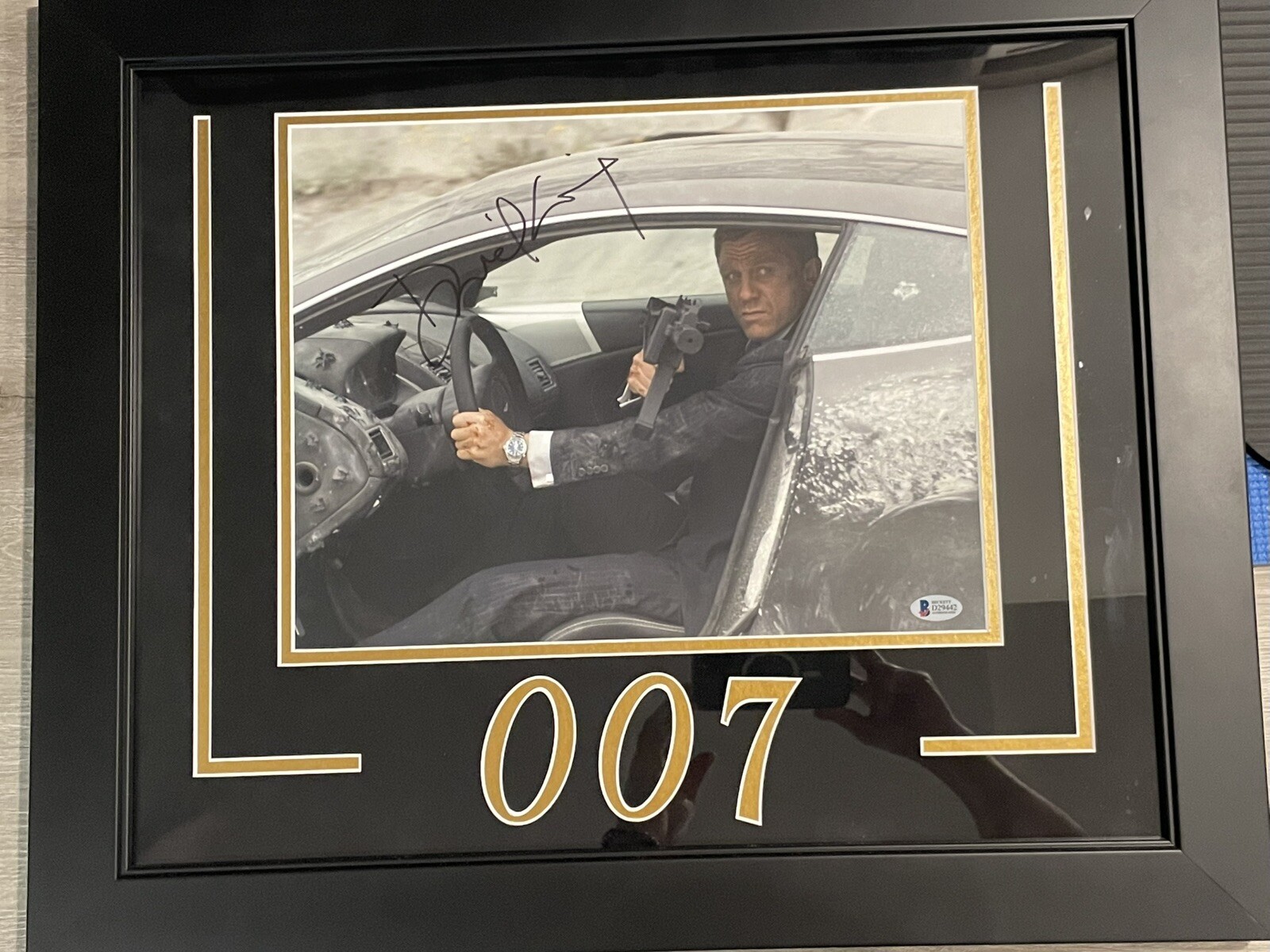 DANIEL CRAIG SIGNED FRAMED 11X14 PHOTO JAMES BOND 007 AUTOGRAPH. BECKETT COA