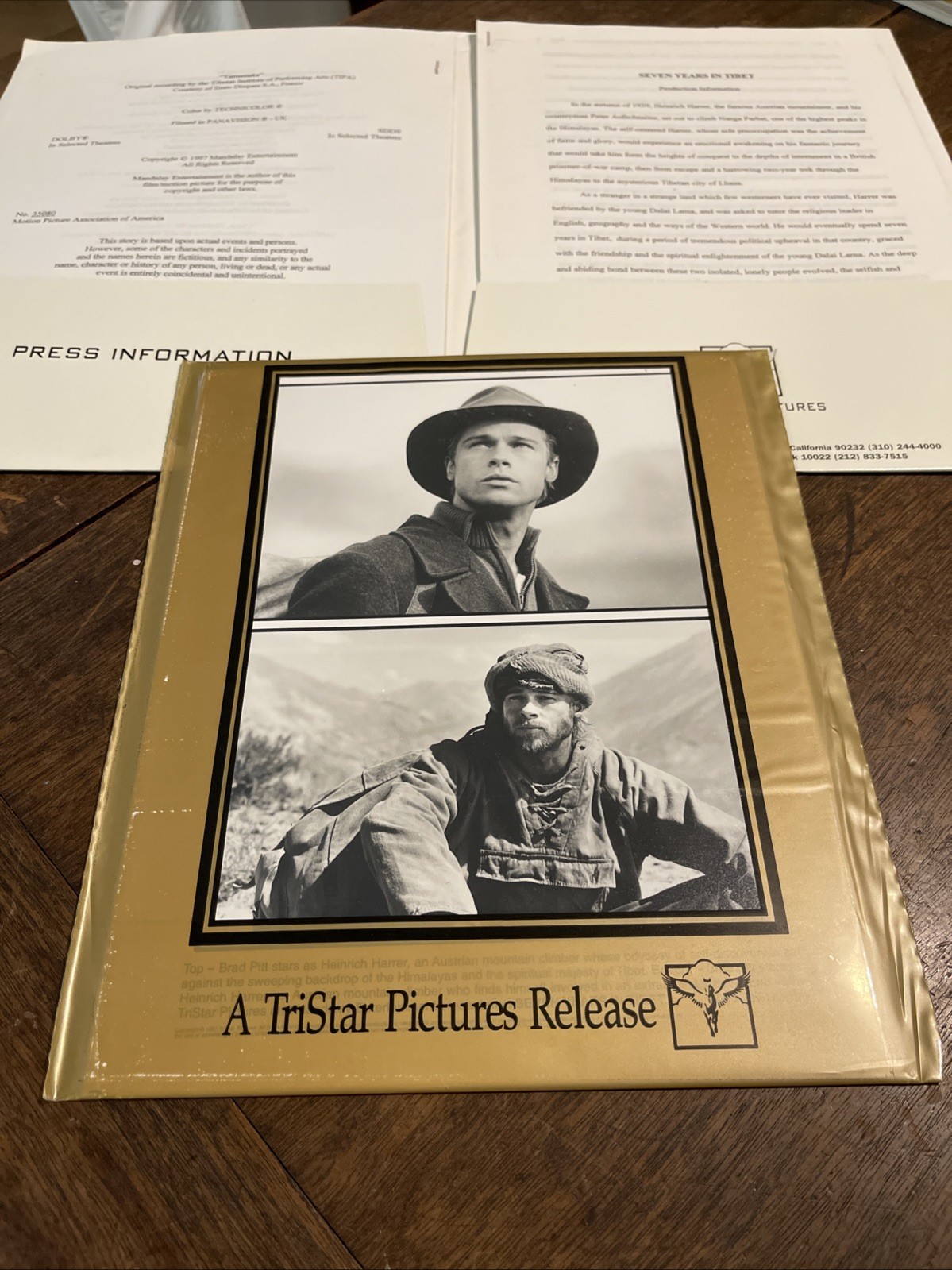 SEVEN YEARS IN TIBET (1997) official movie press kit with stills – Brad Pitt