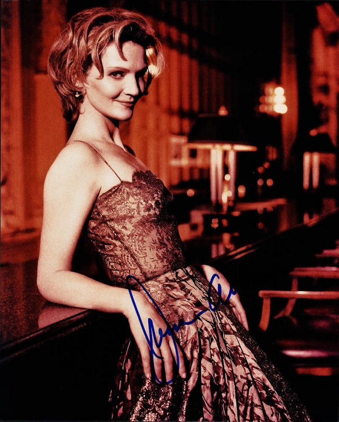 Beautiful JOAN ALLEN In-person Signed Photo