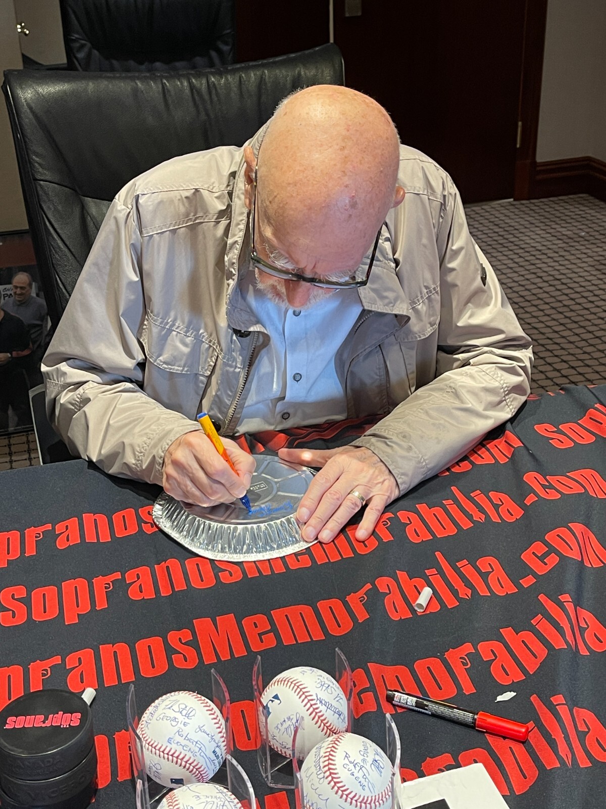 Dominic Chianese The Sopranos signed Pie Plate + FREE 8×10