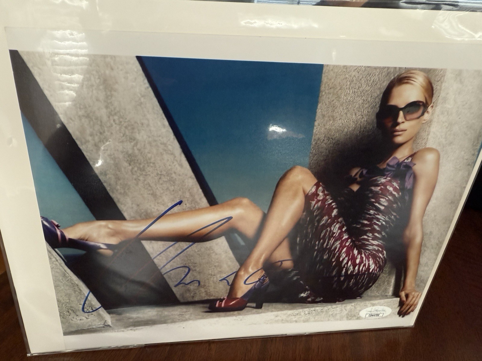 Uma Thurman Hand Signed Sexy Autographed 10×8 Pulp Fiction Etc. Rare JSA COA