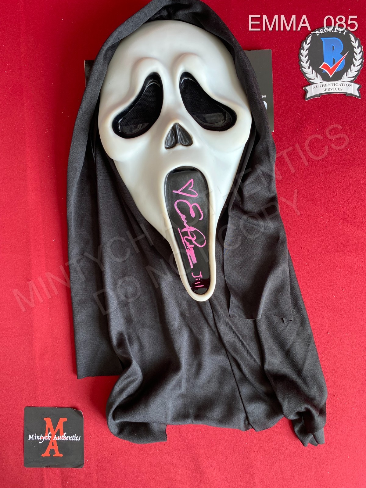 Emma Roberts autographed signed UW Ghost face Mask Scream Beckett COA Jill