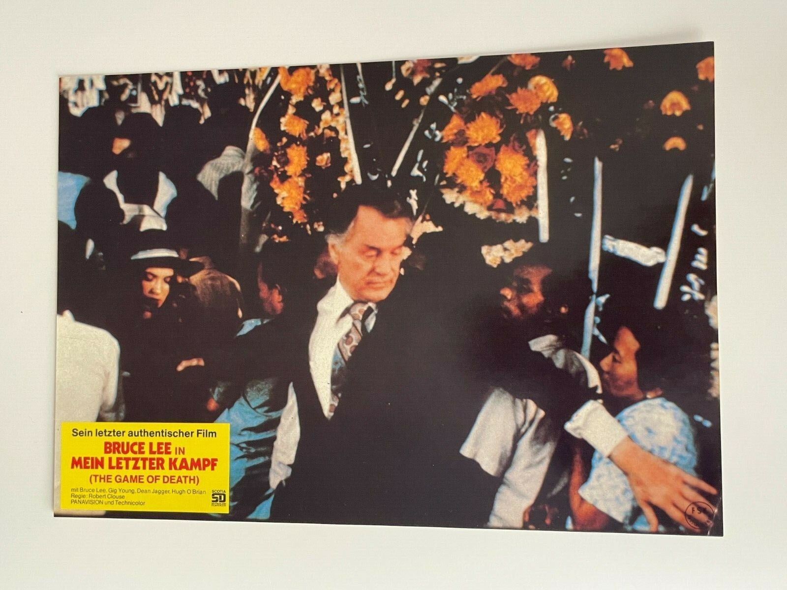 Gig Young at Bruce Lee Funeral GAME OF DEATH Lobby Card ORIGINAL Germany 1979
