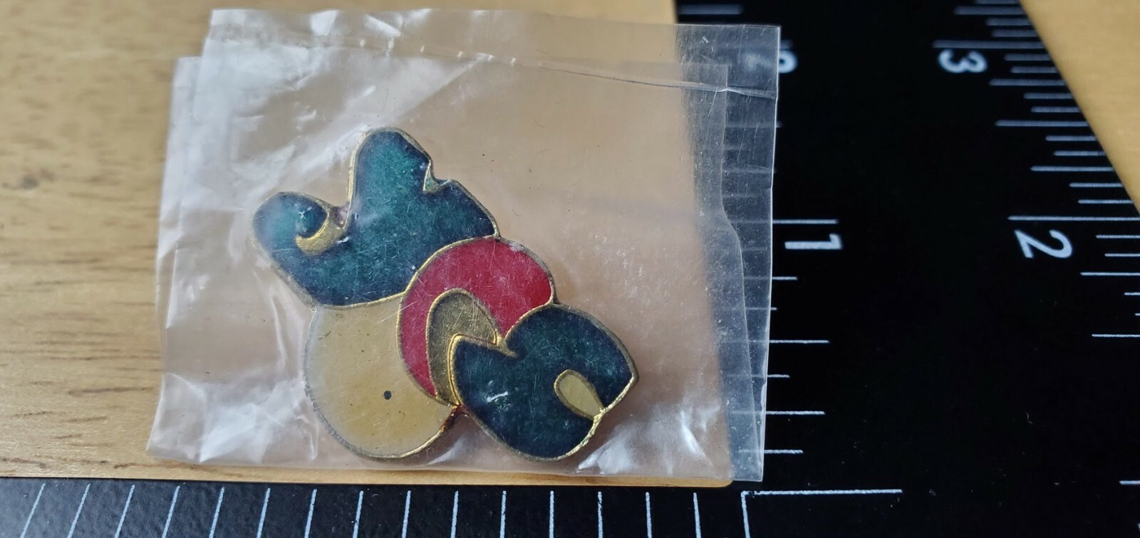 Yes the band logo pin Anderson Squire Banks Bruford Howe White Wakeman prog rock