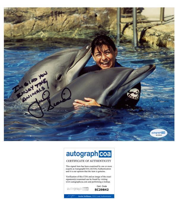Julie Scardina AUTOGRAPH Signed SeaWorld Animal Trainer 8×10 Photo ACOA