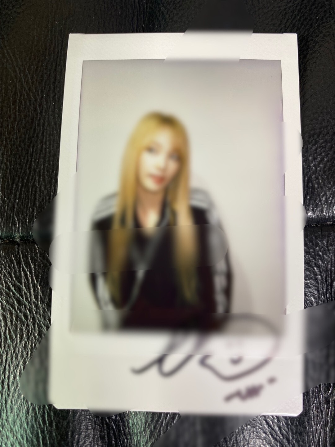 KPOP WOOAH (우아) 2ND MINI ALBUM [UNFRAMED] autographed signed polaroid nana ver
