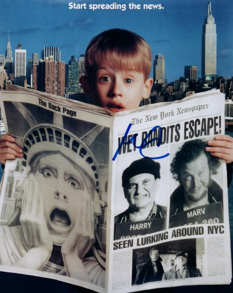 Macaulay Culkin Signed 8×10 Photo Autographed with COA
