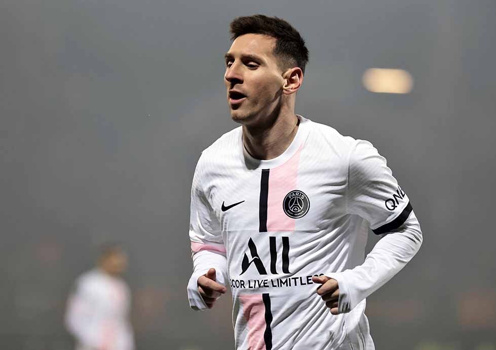 Sports Images Men Soccer Football FIFA UEFA Lionel Messi Photo – CL3148