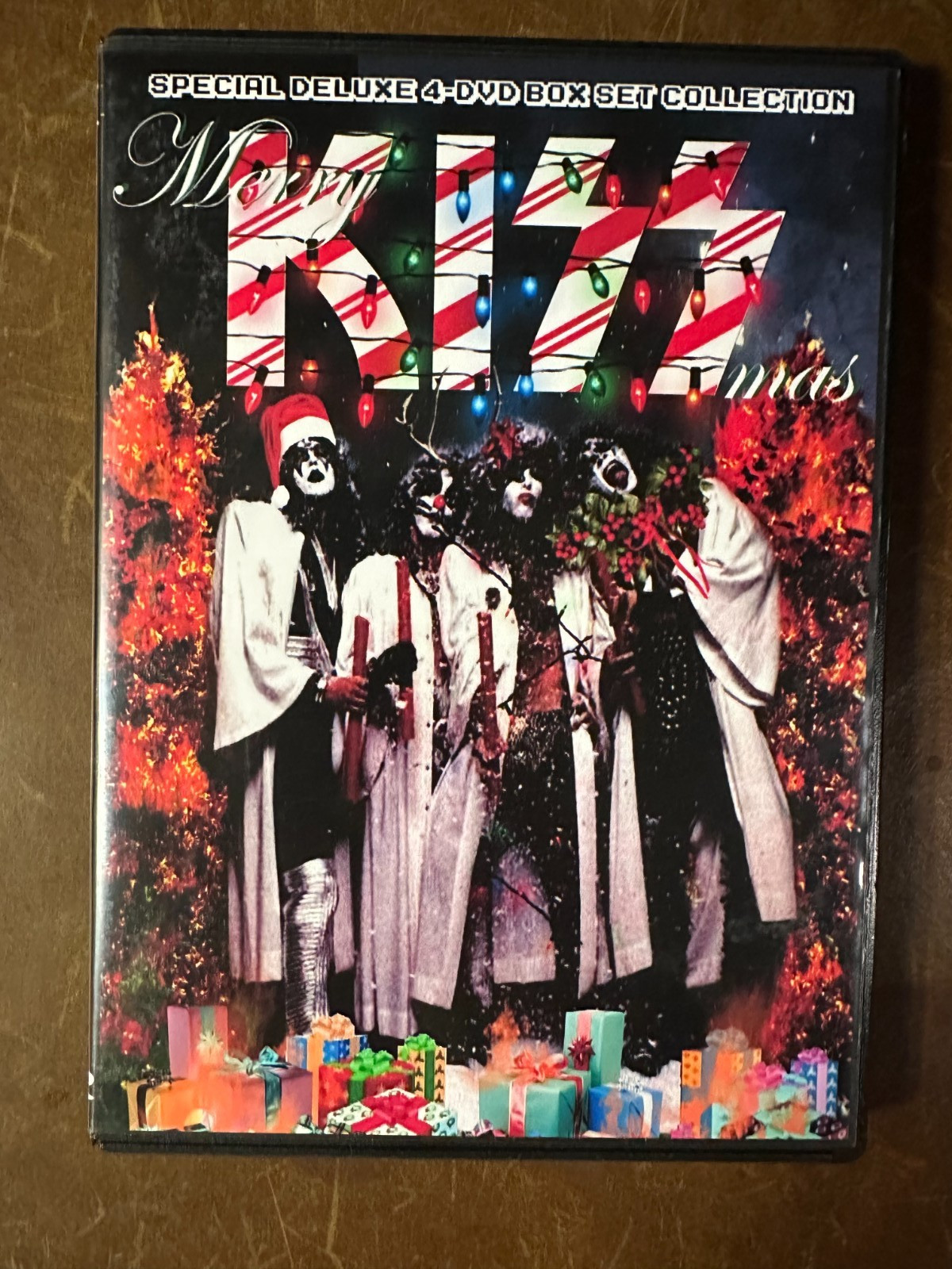 KISS – Merry KISSMASS! Unseen & Restored DVD Box Set