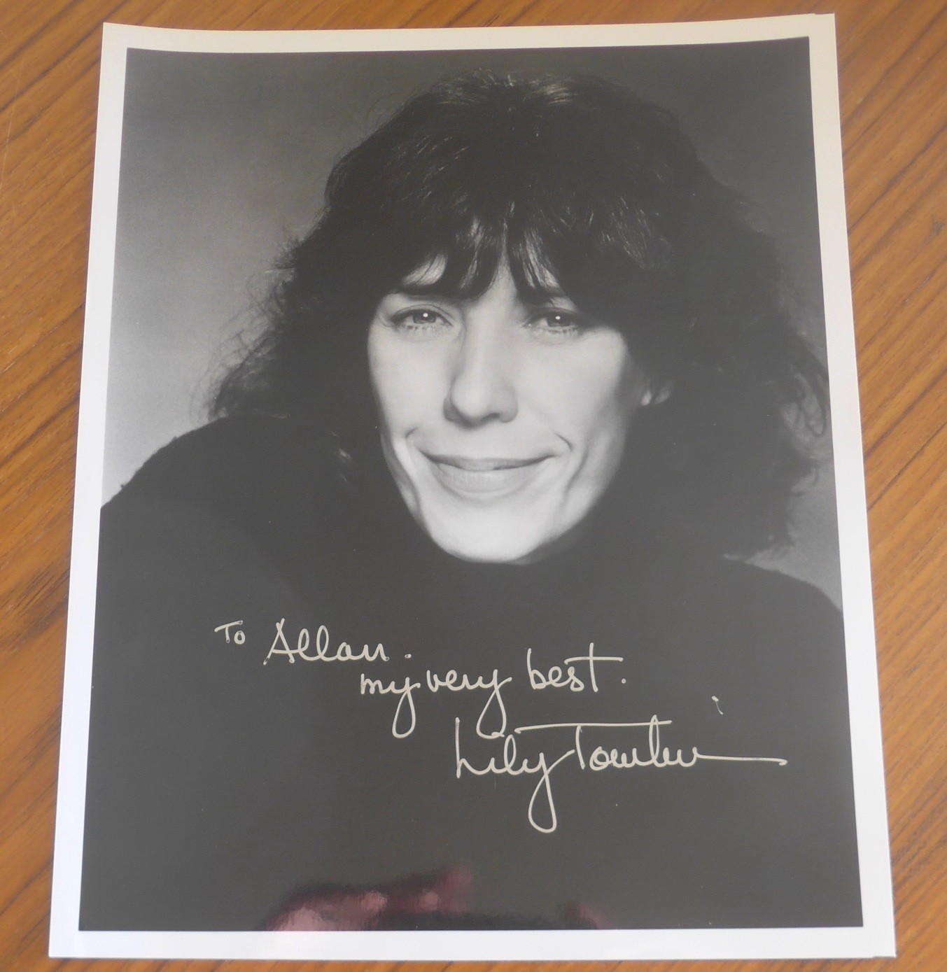 LILY TOMLIN actor signed autograph 8 by 10 photo “Grace and Frankie”