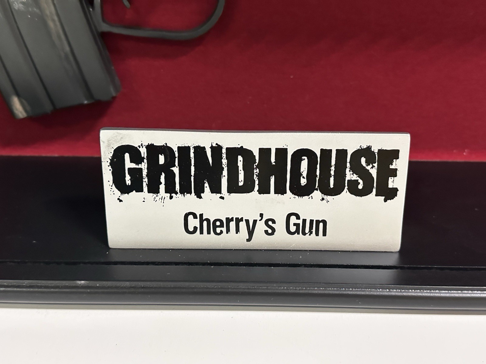 NECA Grindhouse Planet Terror Cherry’s Gun Replica Signed Rose McGowan JSA COA