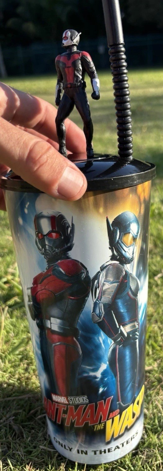 PROMOTIONAL ANT MAN & WASP SOUVENIR THEATER 30OZ CUP WITH LID STRAW AND FIGURE