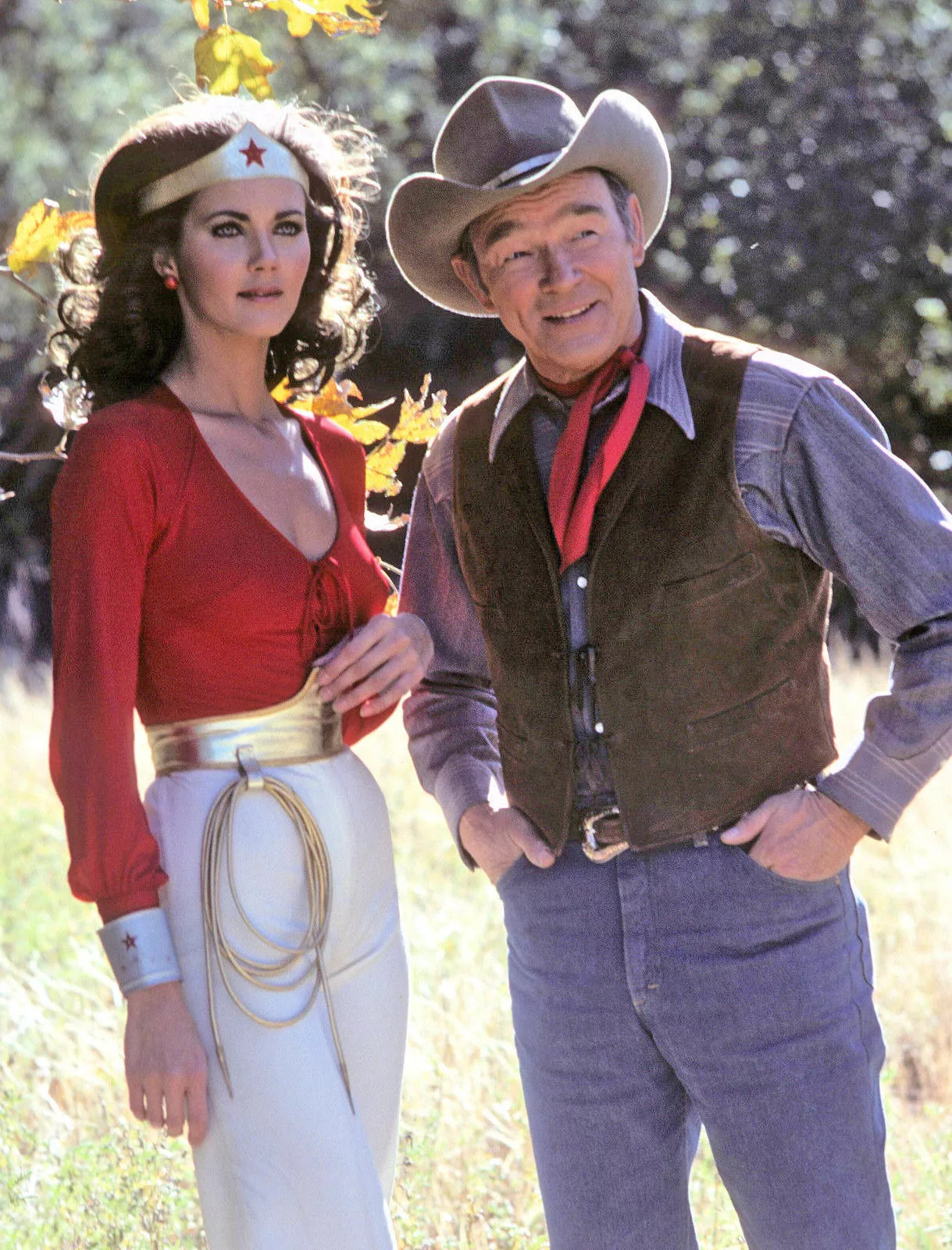 Lynda Carter Wonder Woman Posing 5×7 Picture Celebrity Print