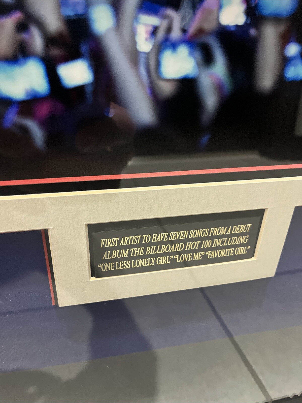 Justin Beiber authenticated Memorabilia Signed Millionaire gallery Unique