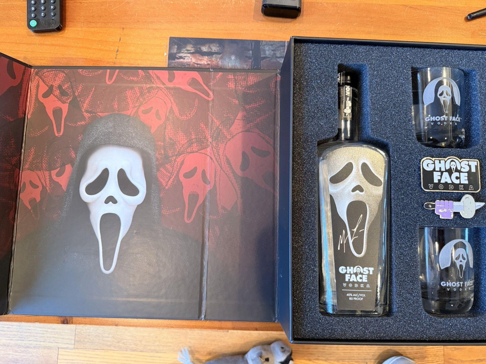 Ghostface Vodka Killer Collection Box Set EMPTY BOTTLE Signed by Matthew Lillard