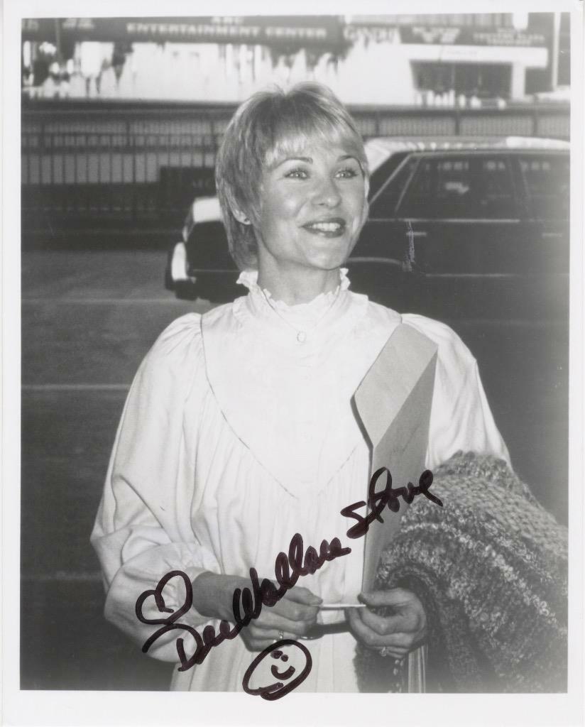 DEE WALLACE STONE-ORIGINAL AUTOGRAPHED PHOTO