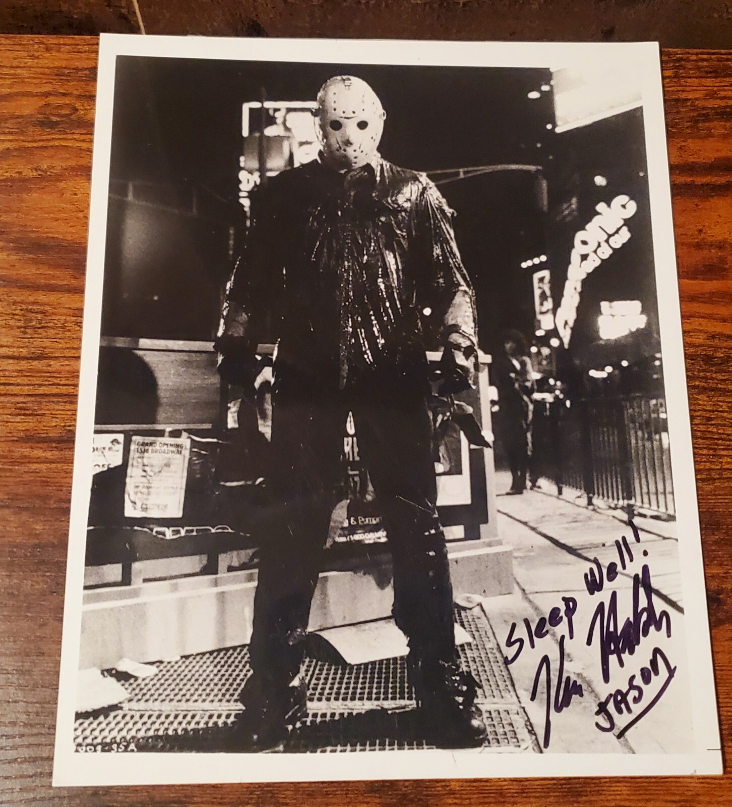 1989 “FRIDAY THE 13TH PART 8: JASON TAKES MANHATTAN” Orig KANE HODDER AUTOGRAPH