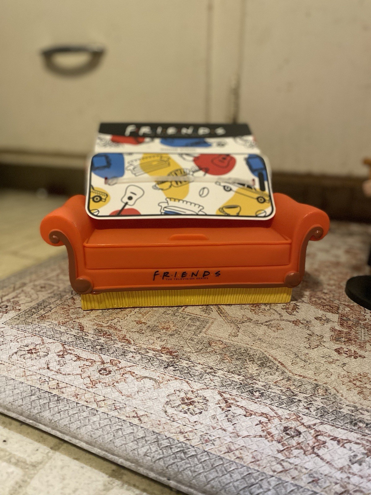 FRIENDS TV Show Orange Couch Trinket Box phone stand – Original Merchandise