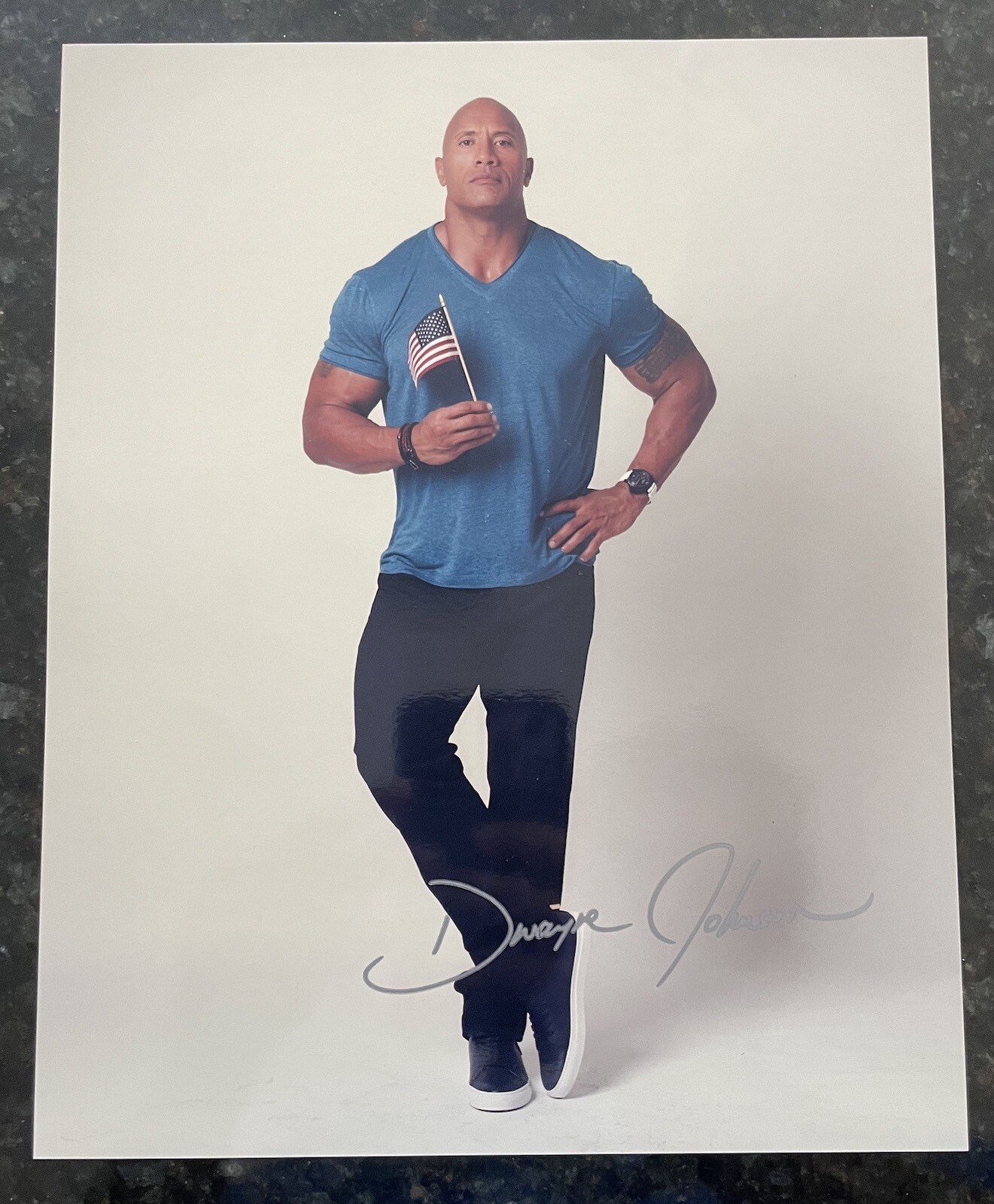 Dwayne Johnson The Rock Signed 8×10 autographed Flag WWE CHAMP Hollywood Actor