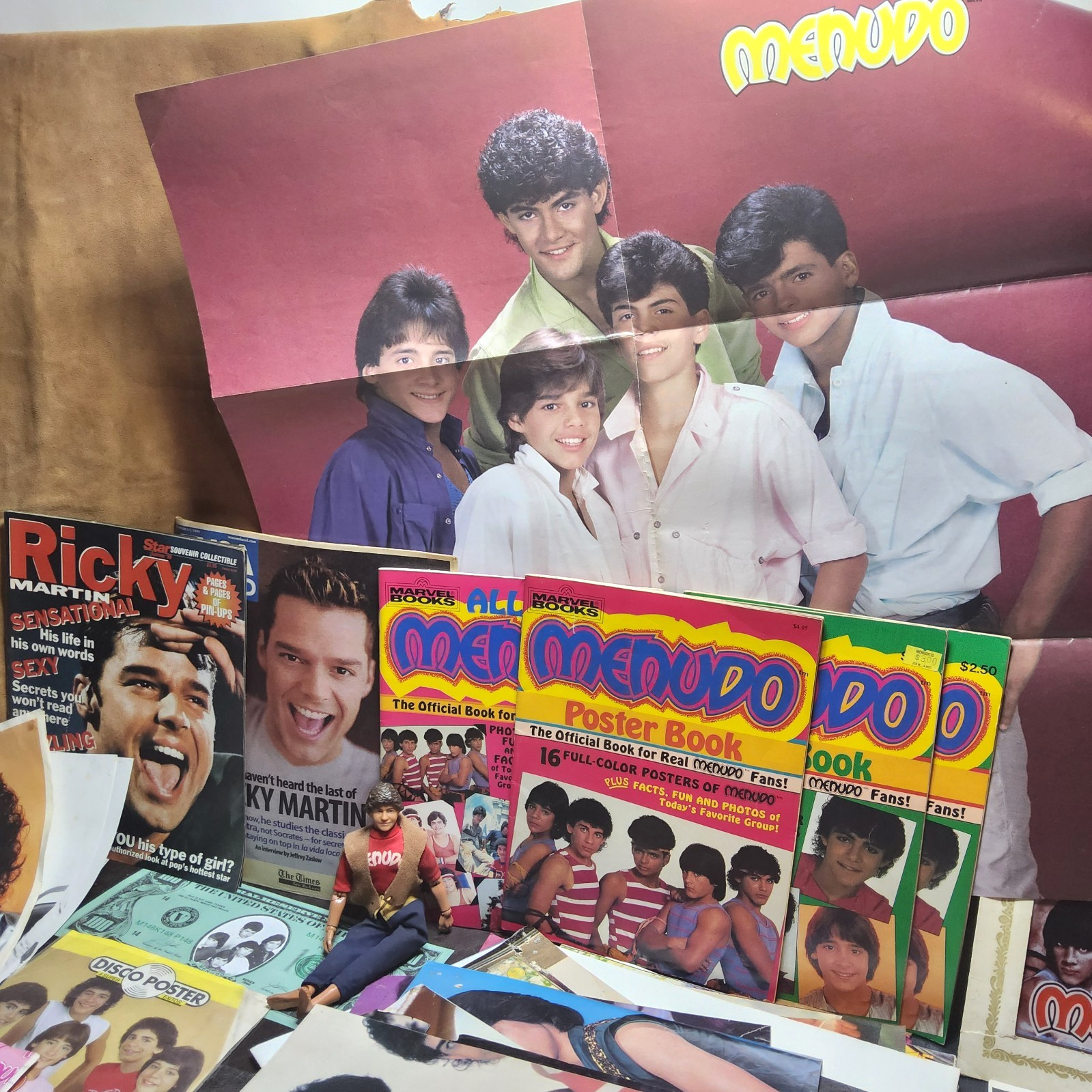 Vtg menudo fold out 16 posters book padosa yellowed pages ’84 latin pop complete