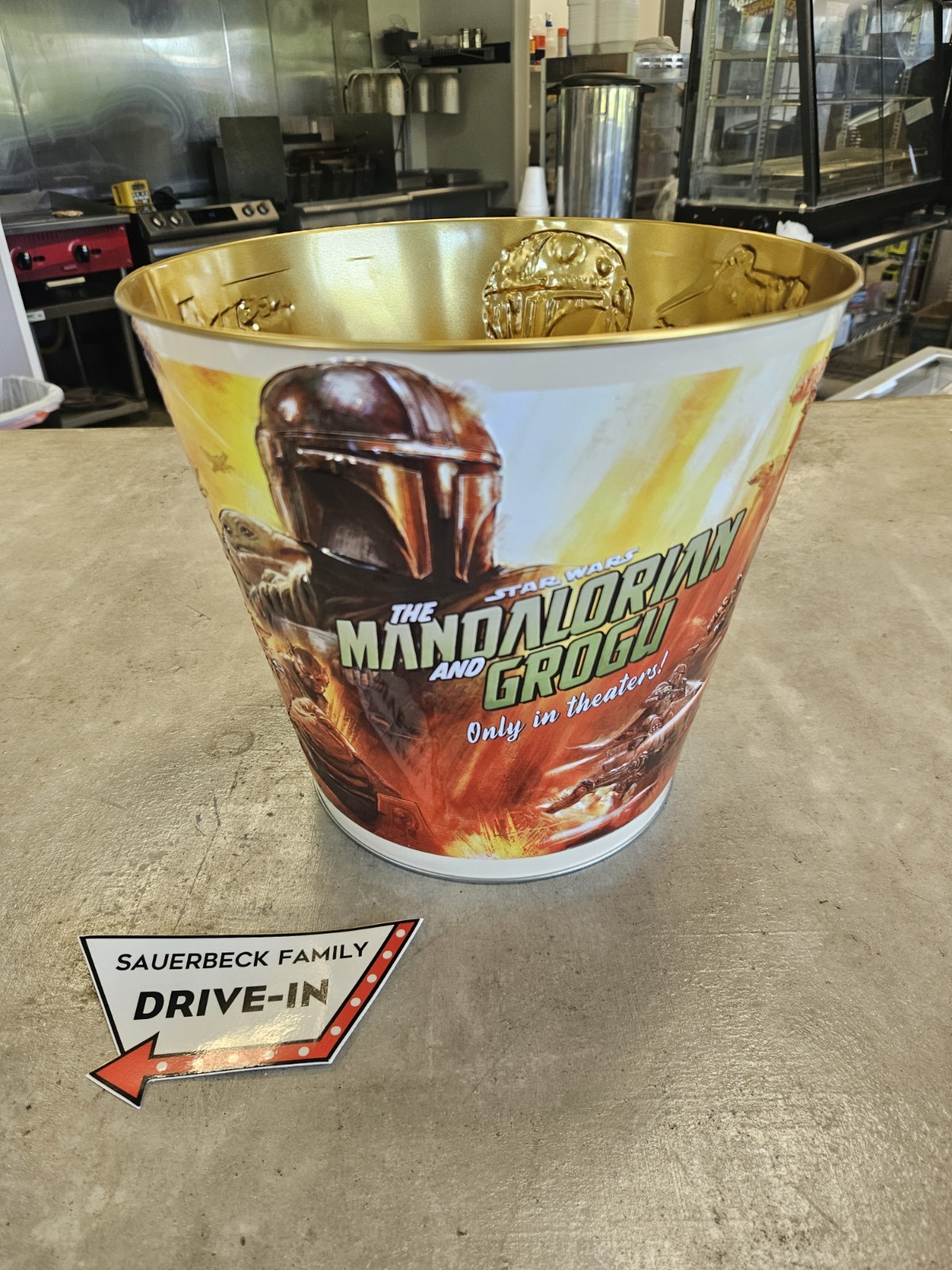 NEW! IN HAND Star Wars Mandalorian Grogu 2026 Metal Popcorn Bucket Tin – LARGE