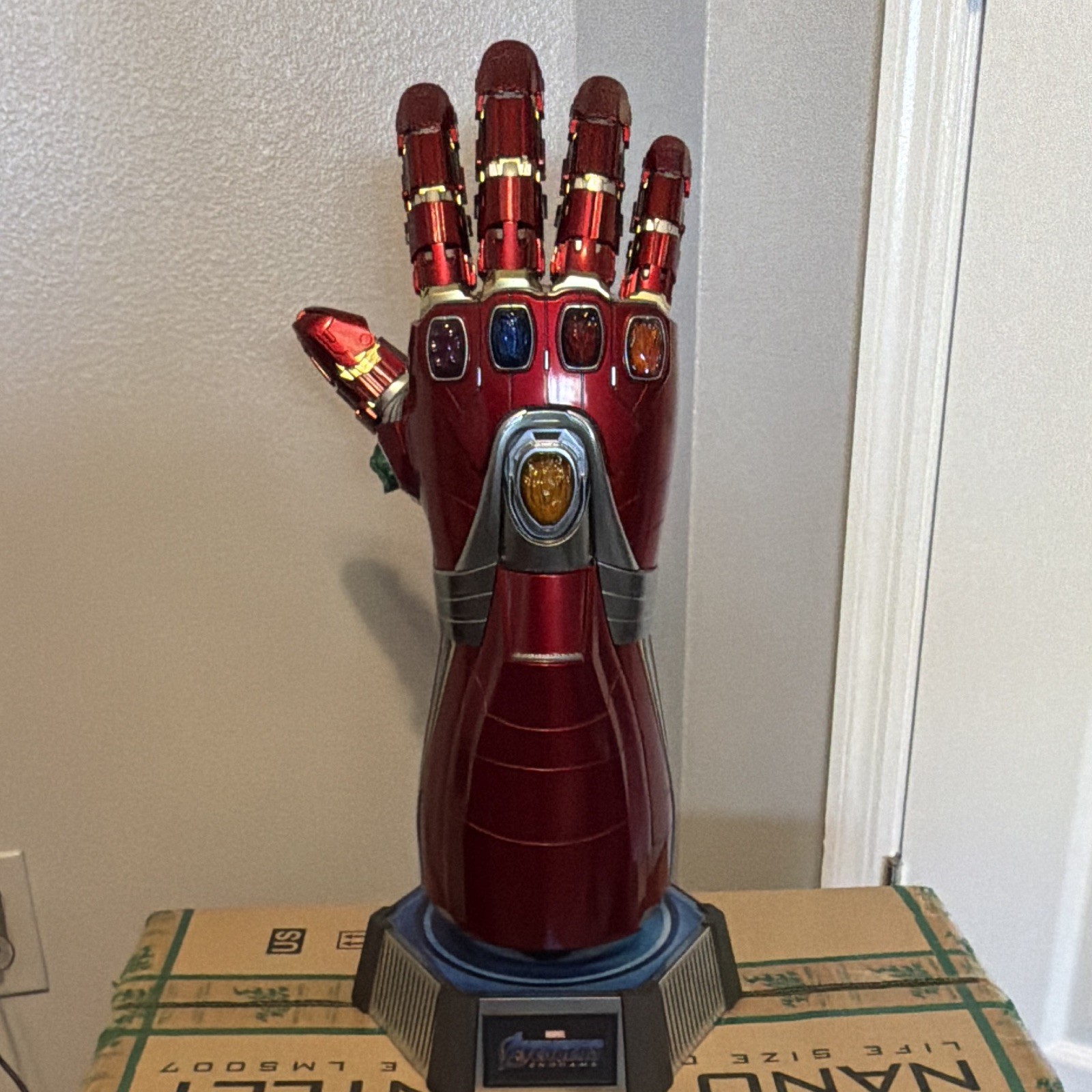 Marvel Avengers Endgame Nano Gauntlet Replica – Hot Toys LMS007