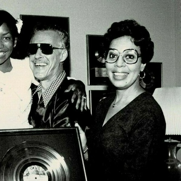 Stephanie Mills Held Up by 20th Century Execs & Gold Record Award 1980 Vtg Photo