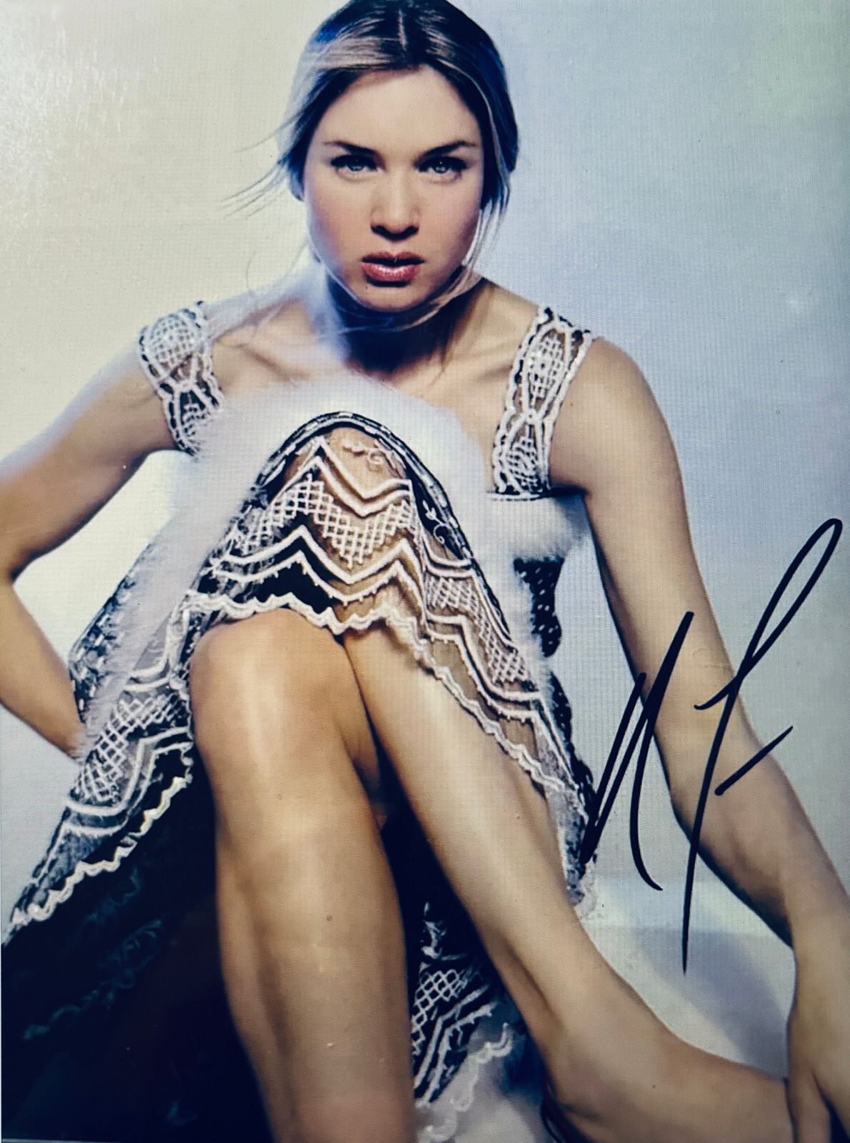 Renee Zellweger Signed • 🔥• 8X10 Color Original Photo w A1COA